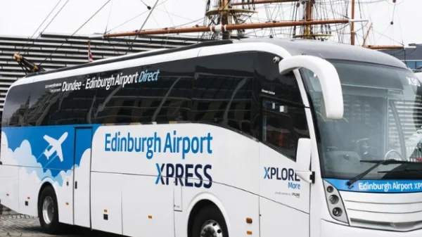 Edinburgh to Dundee bus