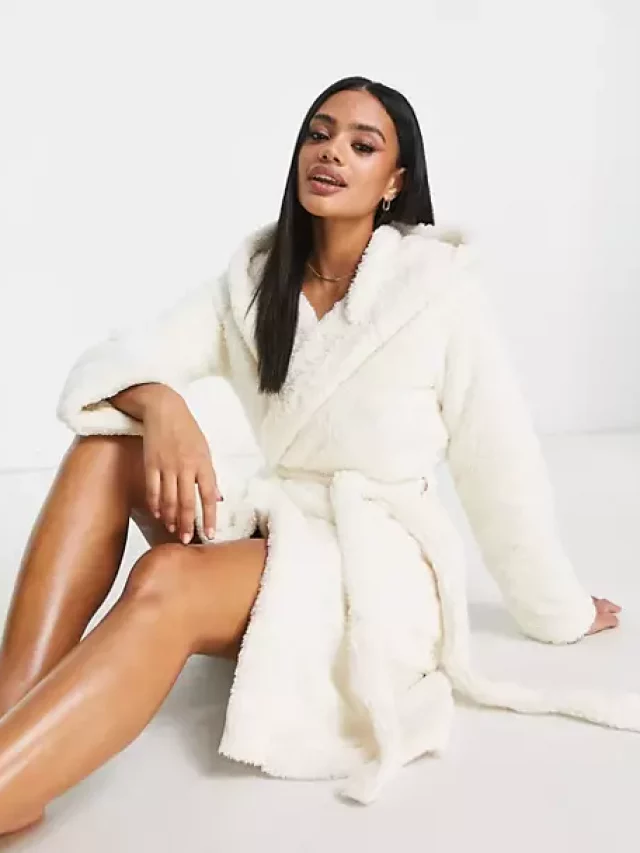 Wrap Yourself In The Luxury Of These Women’s Dressing Gowns