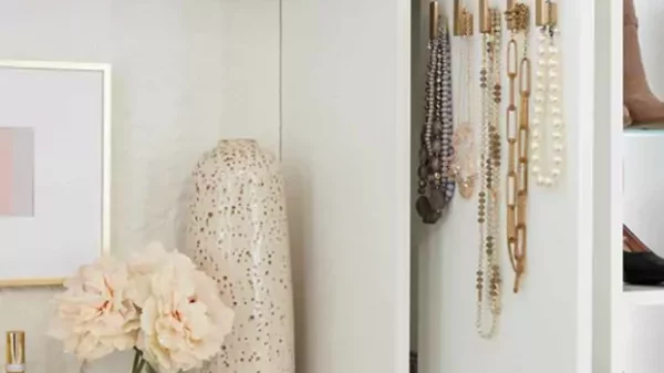 Jewelry storage