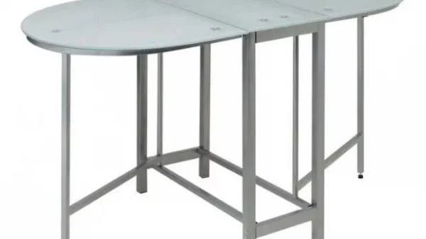 Extendable dining table