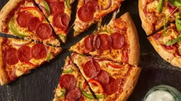 Domino's pizza sizes and slices